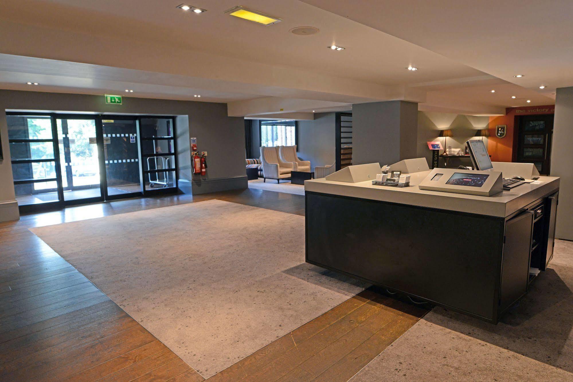 Village Hotel Manchester Cheadle Cheadle  Extérieur photo